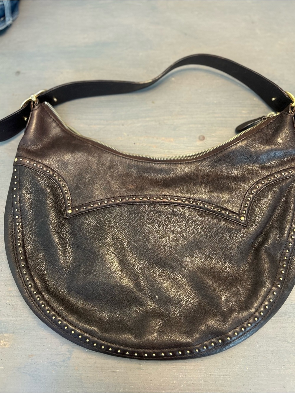 Studded Micheal Kors shoulder bag
Bohemian style 
Nice condition - Picture 5 of 8